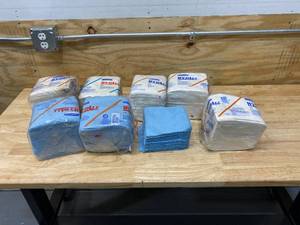 lot 178 image: WYPALL Lot of All Purpose Wipes