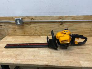 lot 3 image: POULAN PRO 28cc 22 Gas Powered Dual Action Hedge Trimmer Clipper Saw