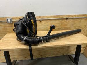 lot 7 image: POULAN PRO PR46BT 46-cc 2-cycle 220-MPH 490-CFM Gas Backpack Leaf Blower