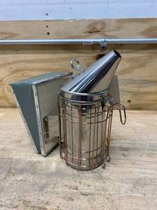 lot 15 image: HEATH Bee Hive Smoker