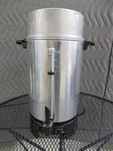 100 CUP WESTBEND ELECTRIC COFFEE POT.