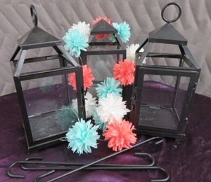 HANGING BLACK LANTERNS