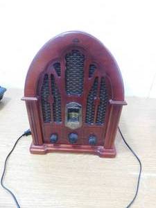 Vintage GE Wood Cathedral AMFM Radio Model 7-4100JA