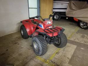 lot 6 image: 1980s Kawasaki Bayou 2x4 185cc ATV