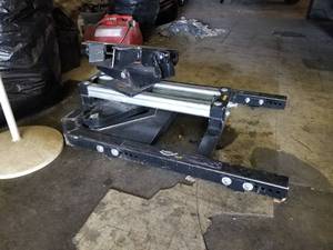 lot 15 image: Pulliam Pullrite Super Glide 2300 24000lb 5th Wheel Hitch Assembly