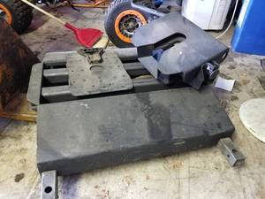 lot 16 image: Pulliam Super Glide 3100 12000lb 5th Wheel Hitch Assembly