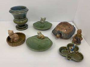 lot 13 image: Vintage Wade Porcelan Made In England