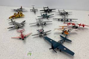 lot 19 image: Group Of Die-Cast AirPlanes MatchBox, Maisto And More