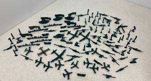 lot 20 image: Vintage Comic Book Mail In Army men Set