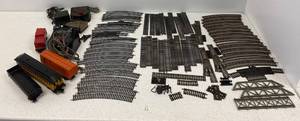 lot 33 image: Large Group Of HO. And O Gauge Train Track and More