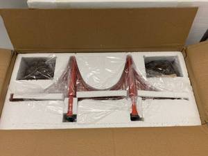 lot 56 image: Golden Gate Masterpiece Bradford Exchange Budweiser Clydesdales H.O. Gauge Train Golden Gate Bridge Accessory