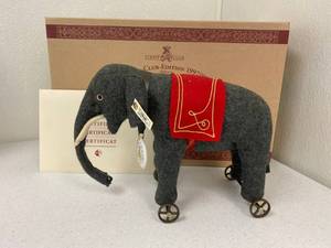 lot 62 image: Steiff Club Elephant On Wheels