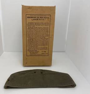 lot 98 image: Vintage German Military Field Hat And Vintage WWII Noncombatant Gas Mask MIA2-I-I In Original Box