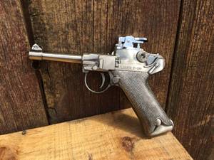 lot 6 image: Vintage Luger P-08 Lighter