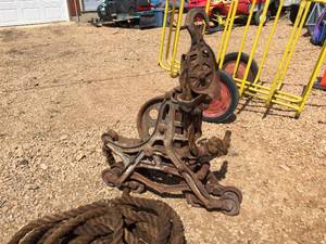 lot 10 image: Rare Antique N.E.Y. Cast Iron Hay Trolley