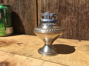 lot 32 image: Weighted Sterling Silver Table Lighter