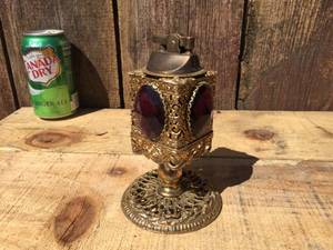 lot 39 image: Vintage Ornate Jeweled Look Table Lighter