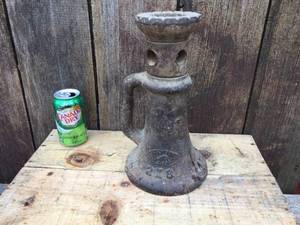 lot 91 image: Vintage Badger Railroad - Barn Screw Jack