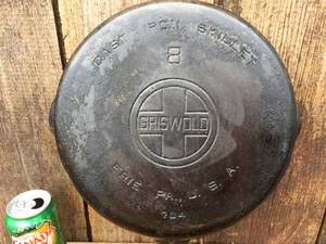 lot 101 image: Griswold #8 Cast Iron Skillet