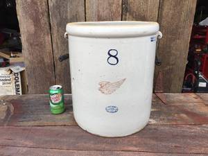 lot 110 image: Redwing 8 Gallon Crock