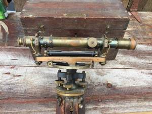 lot 114 image: Antique The L. Beckmann CO. Surveyor Transit-Box-Tripod