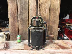 lot 120 image: Antique Hibbard Spencer Bartlett & Co. Fruit - Wine Press - Sausage