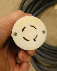Warehouse drop cord 32 ft long 20A