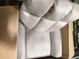 lot 13 image: Beige Suede Heavy-Duty Power Lift Recliner Chair &nbspin good condition 