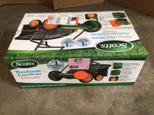 lot 38 image: Scotts 20 in. Manual Walk Behind Reel Mower with Grass Catcher - good condition - review all pictures