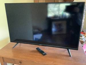 lot 3 image: Vizio TV