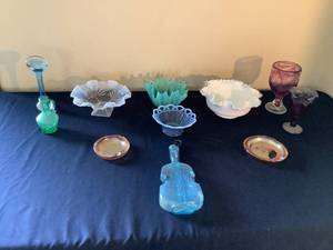 lot 49 image: Antique-Present Glass Dcor