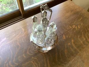 lot 17 image: Antique Lazy Susan Crystal Condiment Set
