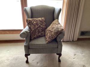 lot 31 image: Flexsteel Wing Back Chair