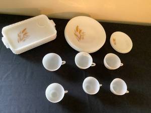 lot 45 image: Vintage Fire King Wheat Milk Glass