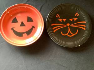 lot 98 image: Halloween Fiestaware