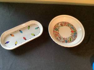 lot 107 image: Christmas Fiestaware
