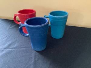 lot 112 image: Tall Mug Fiestaware