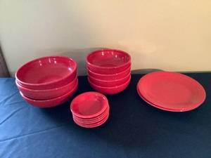 lot 114 image: Red Fiestaware 2