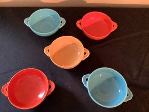 lot 121 image: Fiestaware Cream Soup Bowls