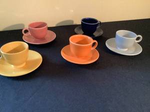 lot 131 image: Fiestaware Tea Lot