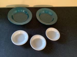 lot 145 image: White and Juniper Fiestaware