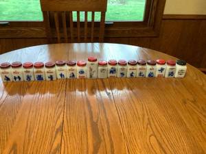 lot 151 image: Vintage Milk Glass Spice Lot