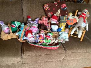 lot 88 image: Sock Monkey Bundle