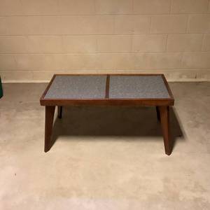lot 203 image: Mid-Century Modern Coffee Table