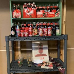 lot 204 image: Classic Coca-Cola Lot