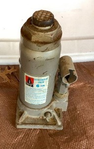lot 237 image: Hydraulic Jack