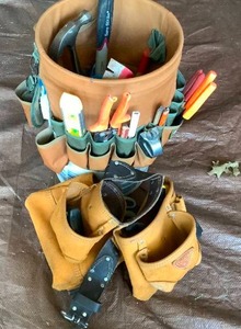 lot 239 image: Tool Bucket and Belt