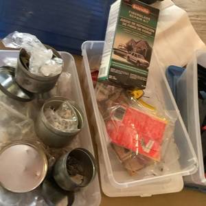 lot 251 image: GarageHousehold Extras