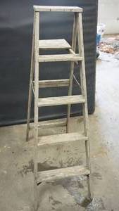 Keller 5 ft. Wood Step ladder