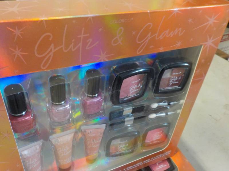 lot 243 image: Color Co Glitz and Glam...